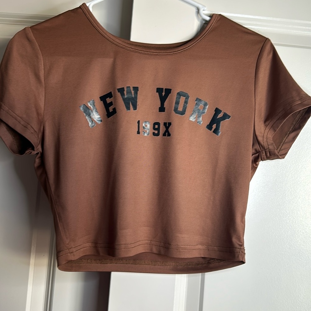 Brown cropped baby tee